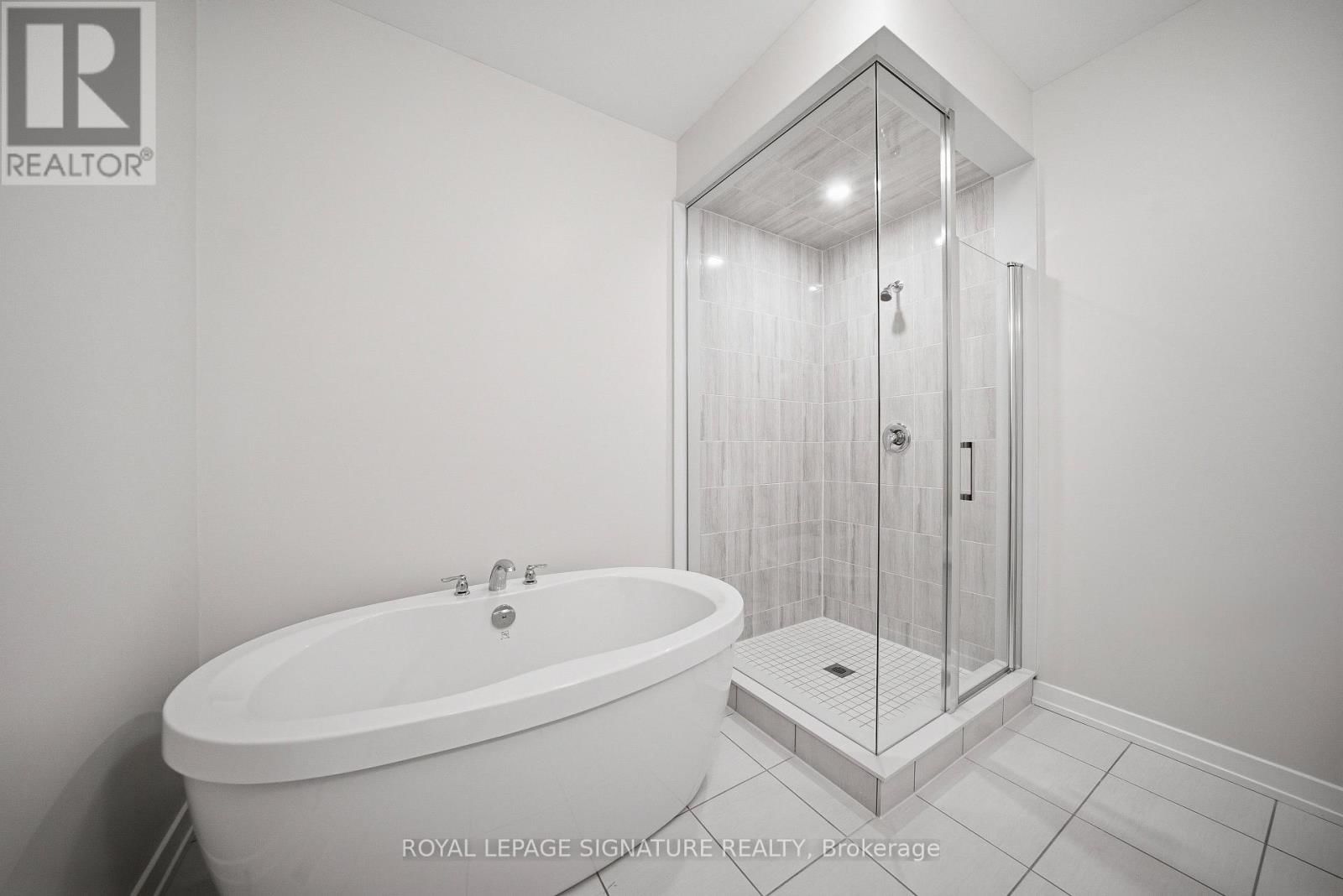 1201 DARTMOUTH CRESCENT Image 21