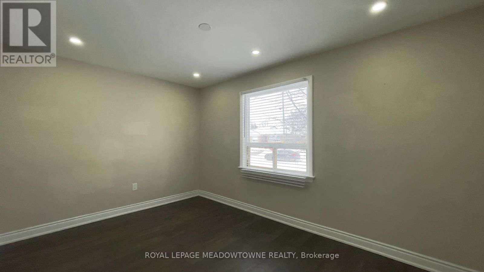 Main - 4 KEATS AVENUE Image 11