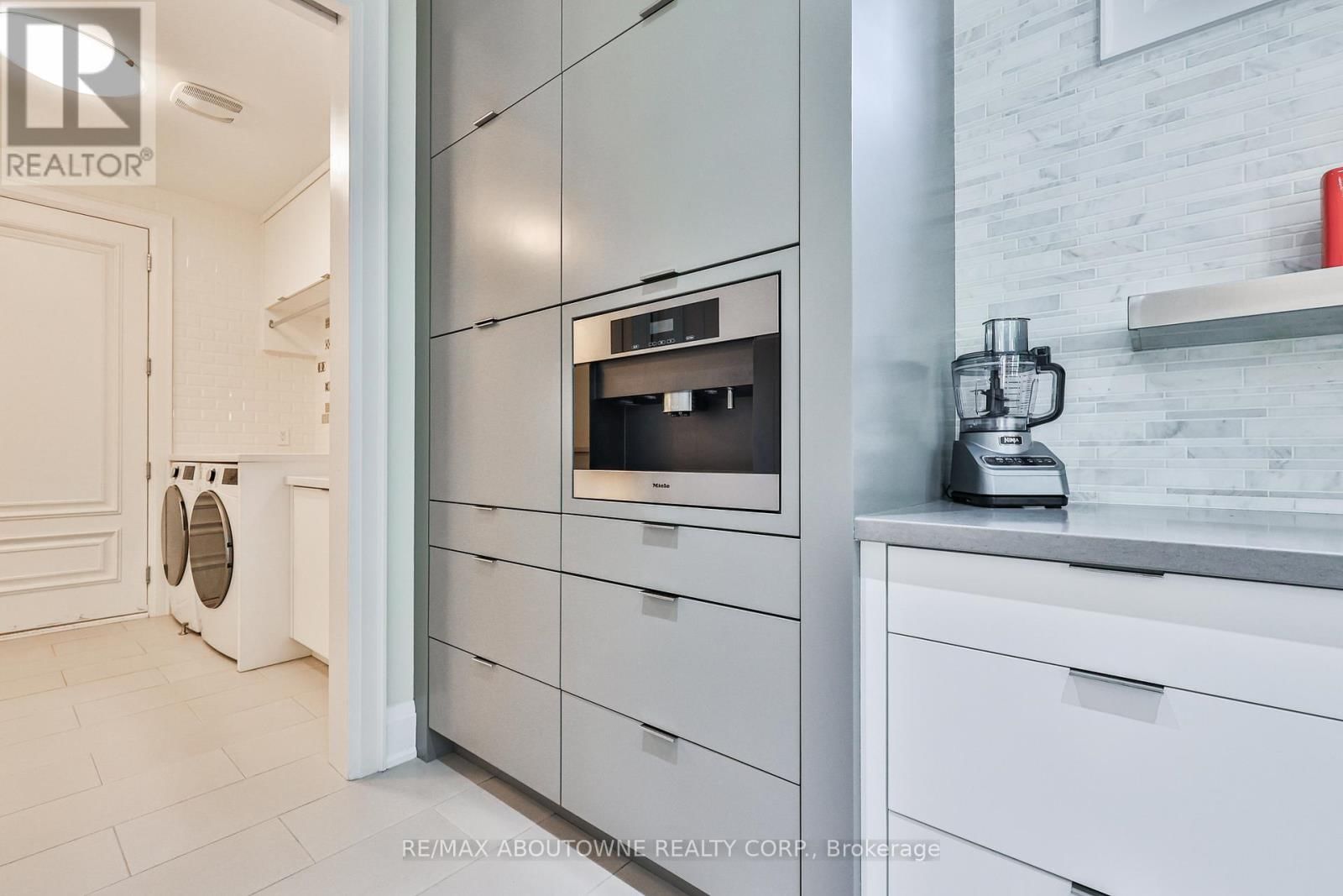 283 JENNINGS CRESCENT Image 12