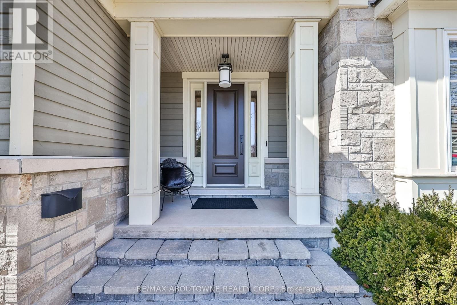 283 JENNINGS CRESCENT Image 2