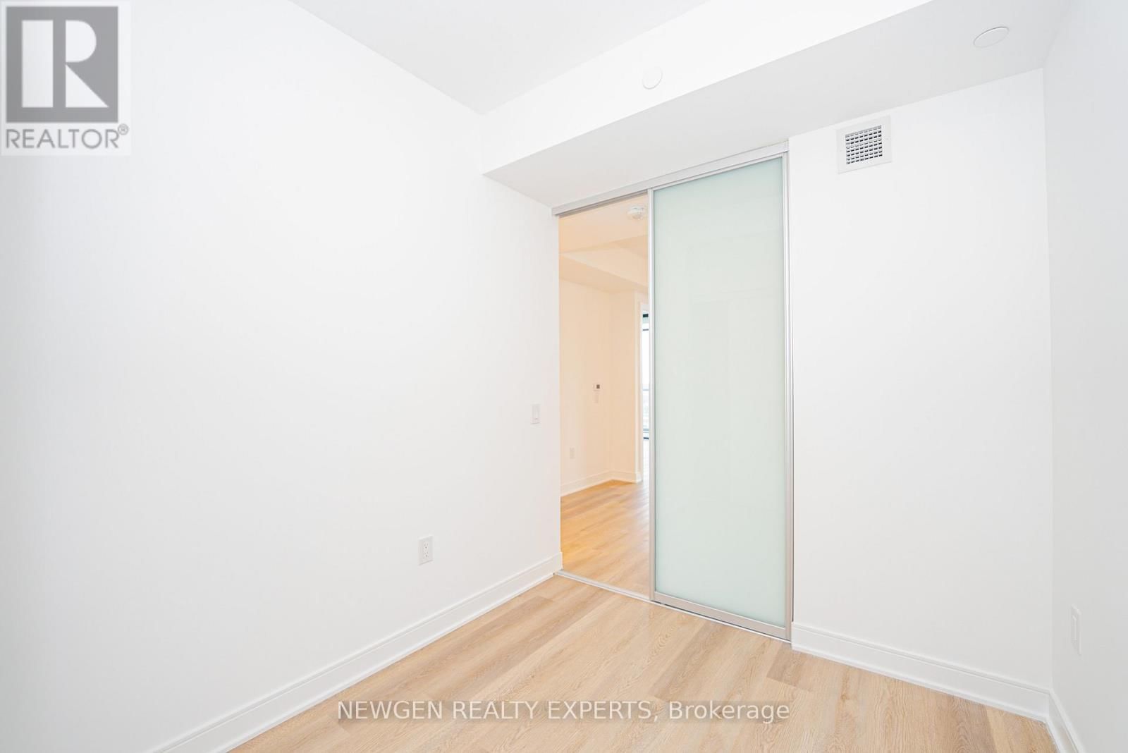 916 - 86 DUNDAS STREET EAST Image 16