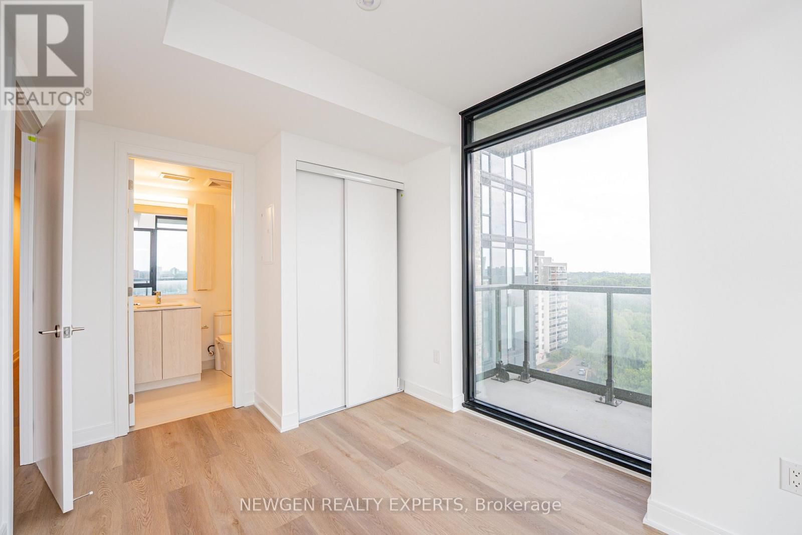 916 - 86 DUNDAS STREET EAST Image 22