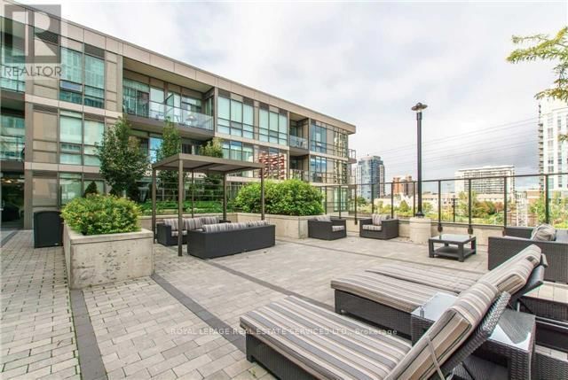 414 - 8 FIELDWAY ROAD Image 10