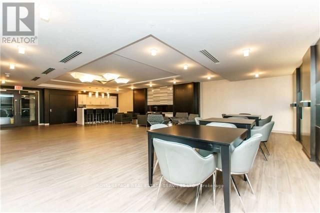 414 - 8 FIELDWAY ROAD Image 12