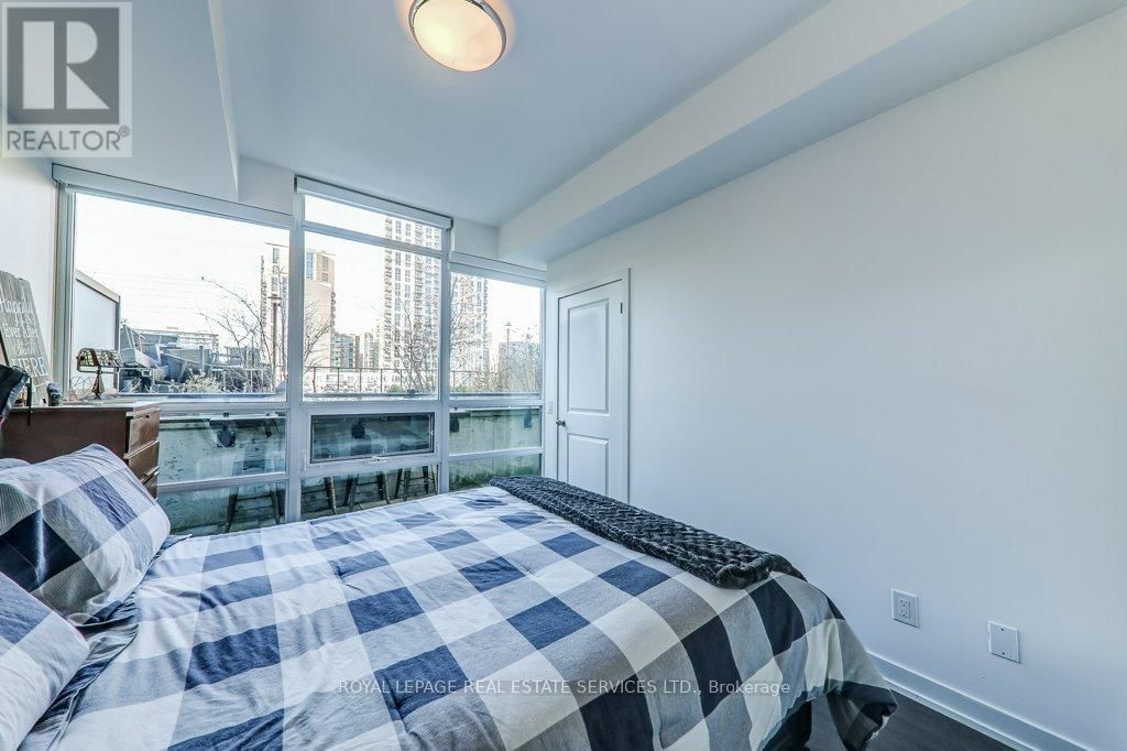 414 - 8 FIELDWAY ROAD Image 7