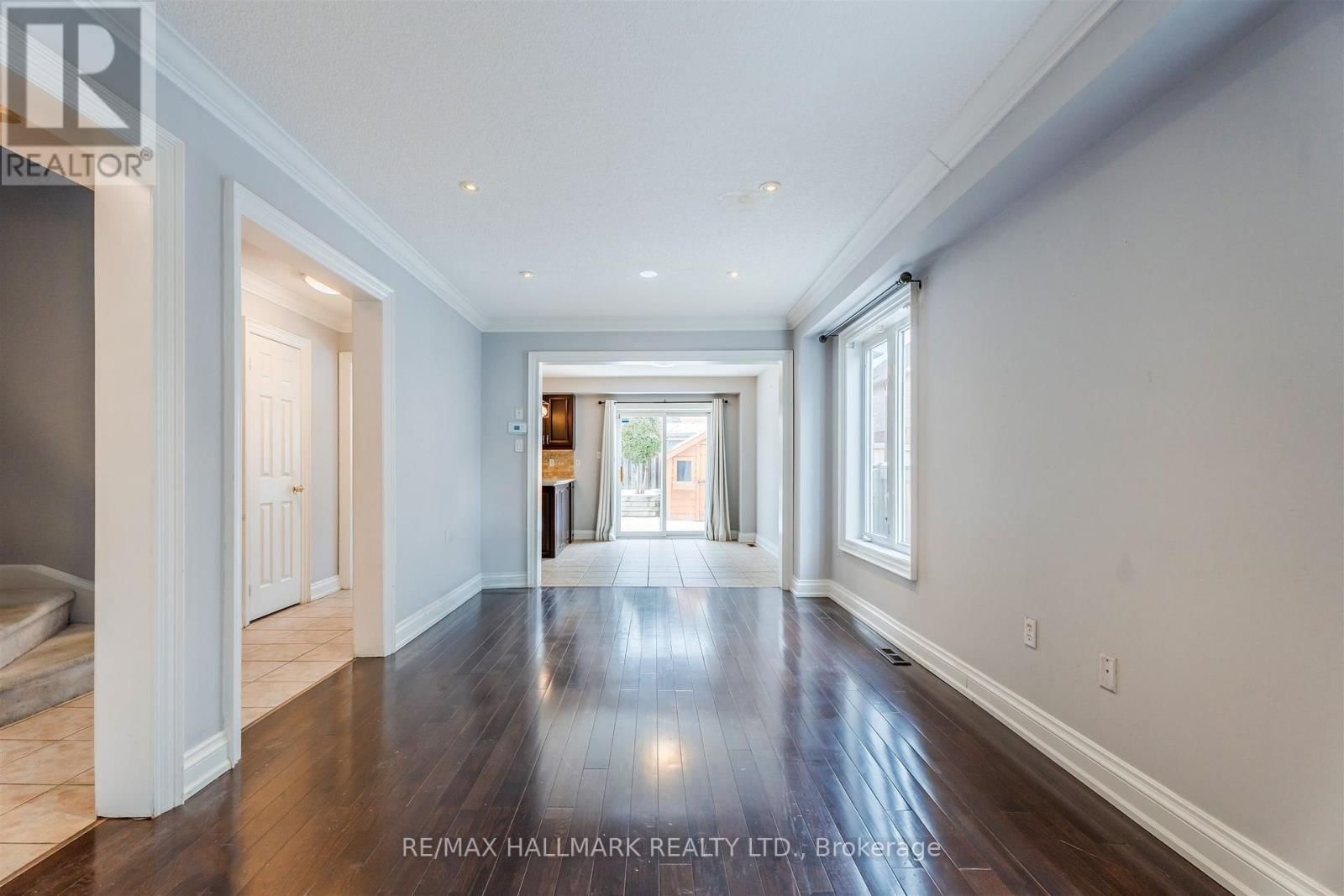 241 FEATHERSTONE ROAD Image 11