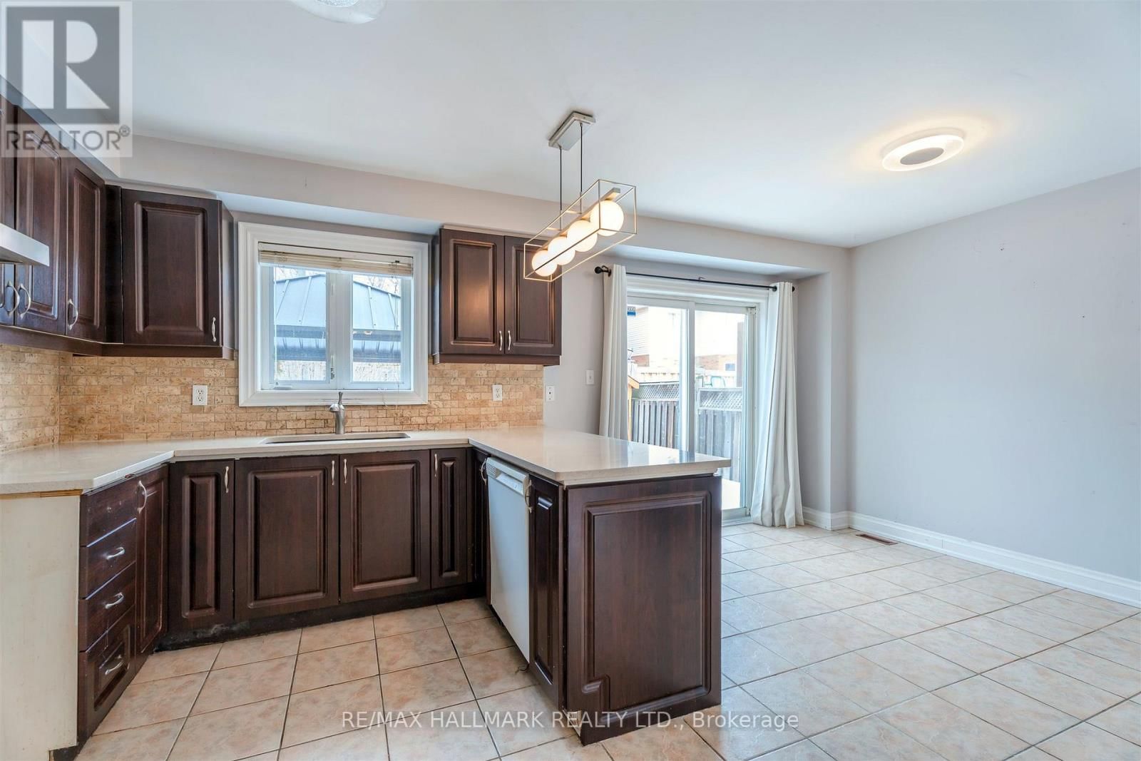 241 FEATHERSTONE ROAD Image 16