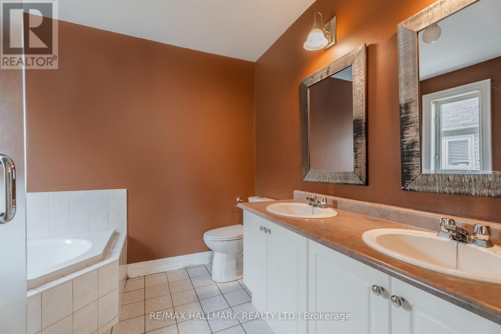 241 FEATHERSTONE ROAD Image 23