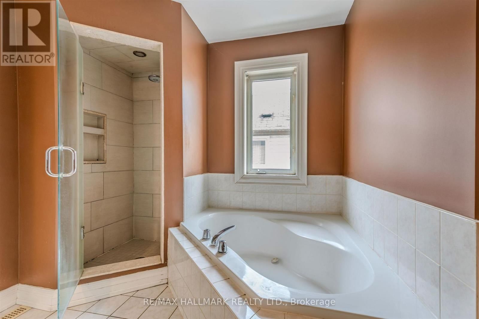 241 FEATHERSTONE ROAD Image 24