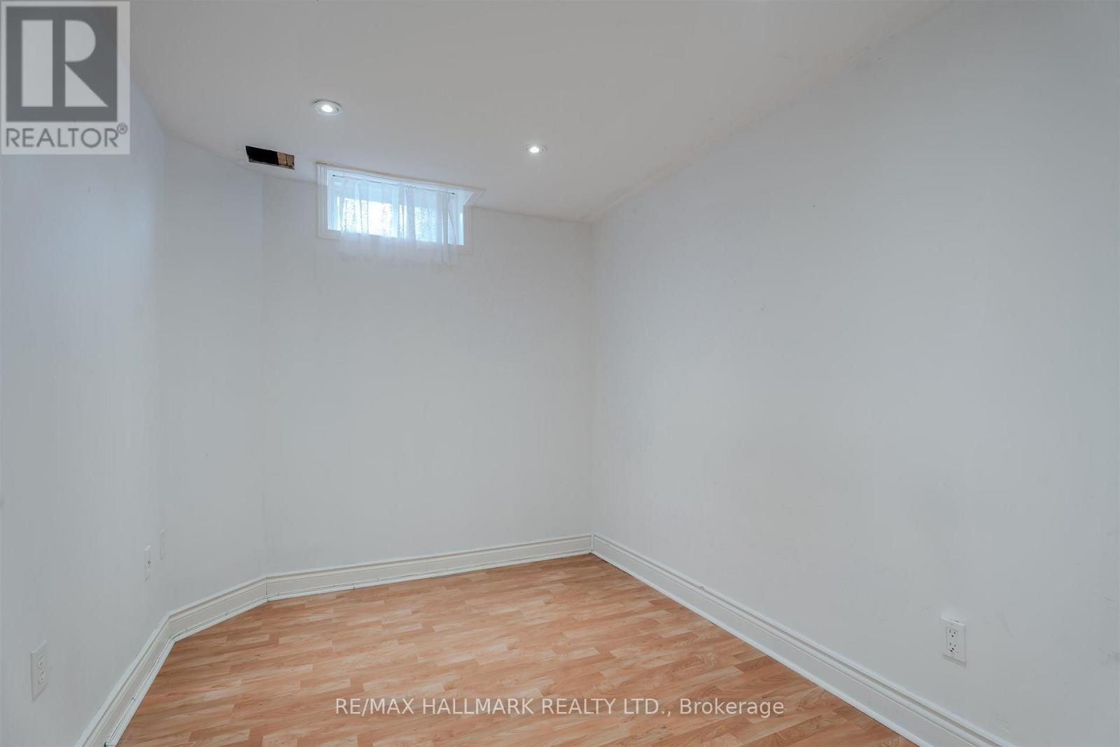 241 FEATHERSTONE ROAD Image 33