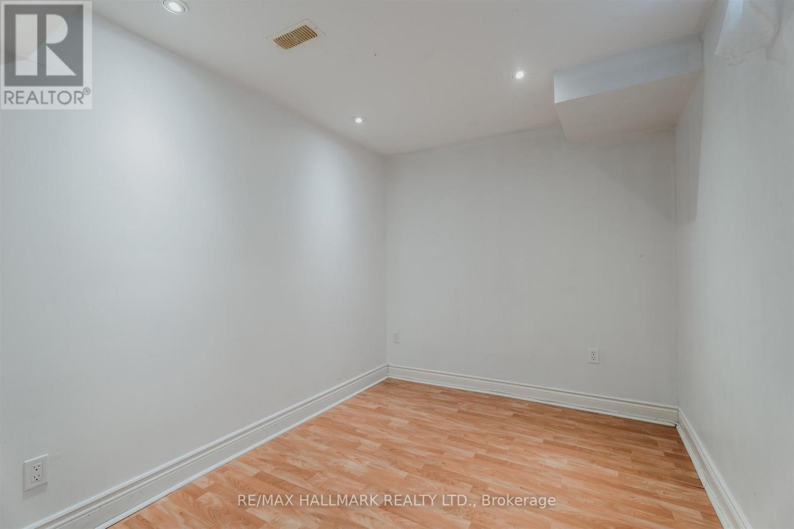 241 FEATHERSTONE ROAD Image 34