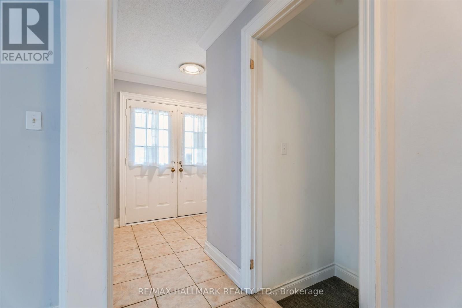 241 FEATHERSTONE ROAD Image 9