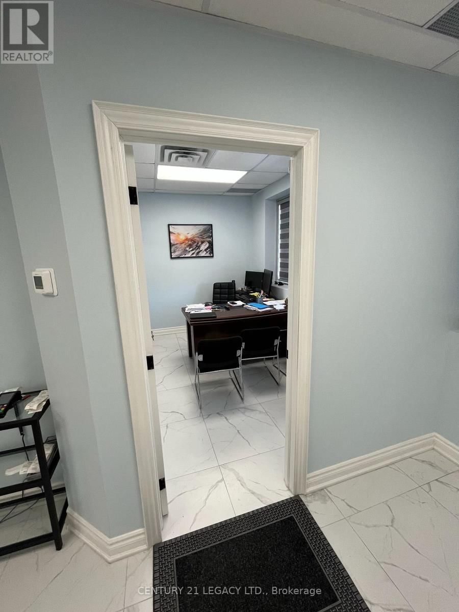 B209 - 645 REMEMBRANCE ROAD Image 11