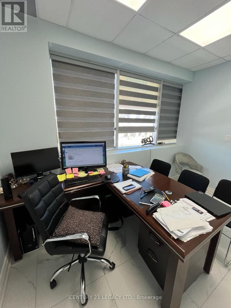 B209 - 645 REMEMBRANCE ROAD Image 13