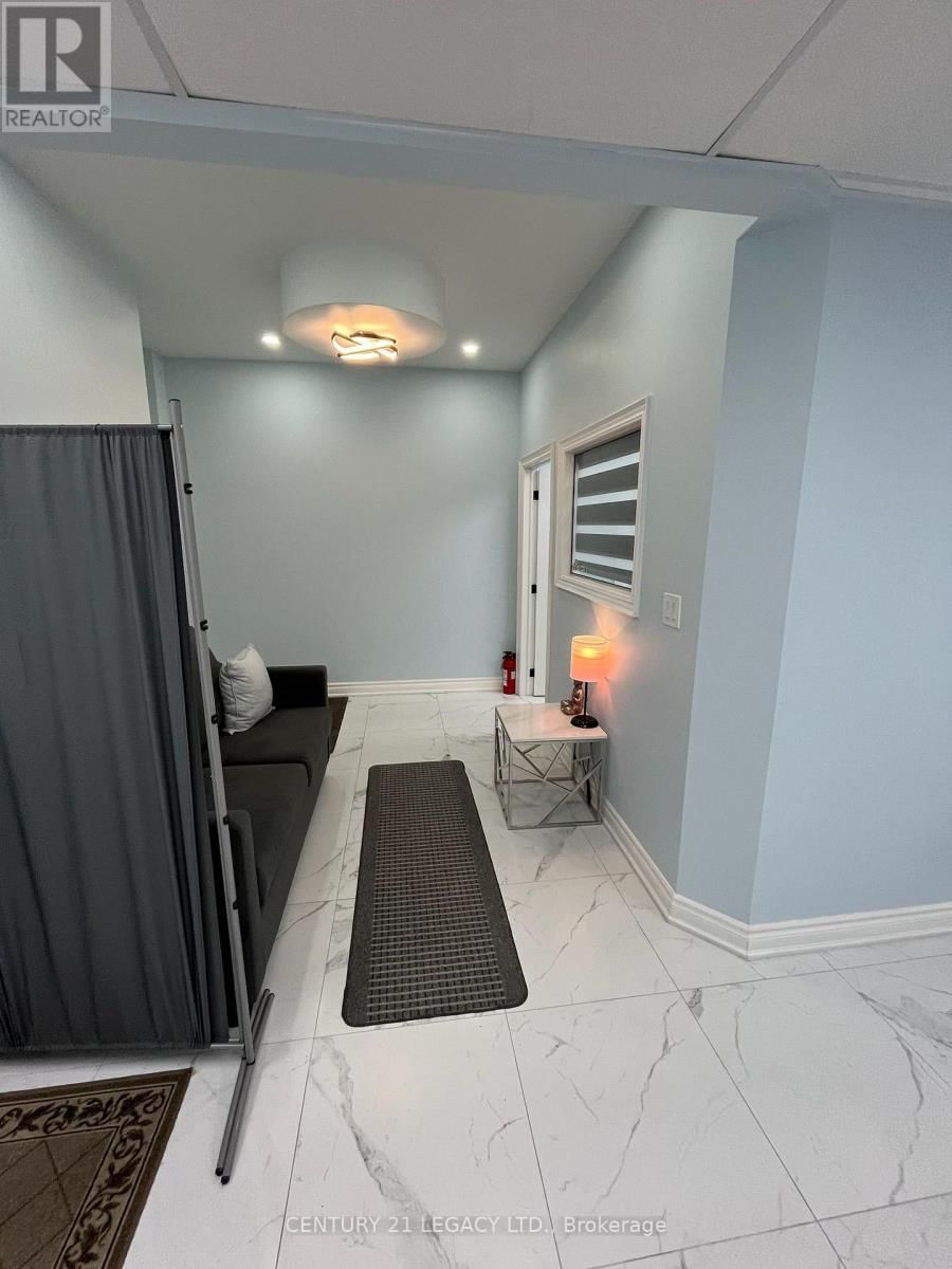 B209 - 645 REMEMBRANCE ROAD Image 3