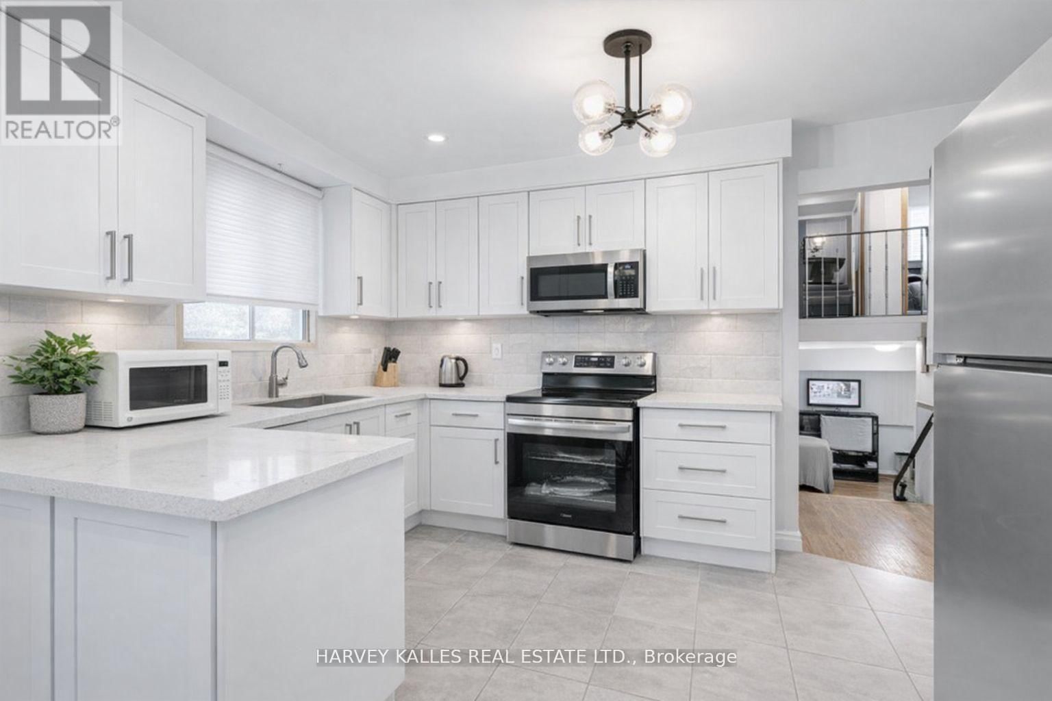 33 TOLTON DRIVE SOUTH Image 3