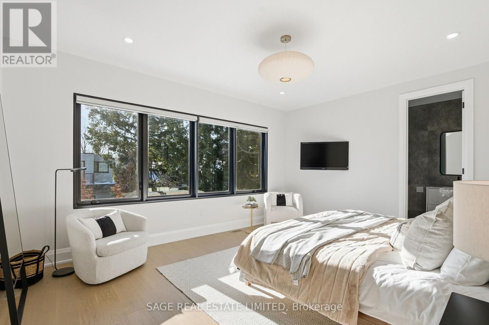 10 BRANT AVENUE Image 15