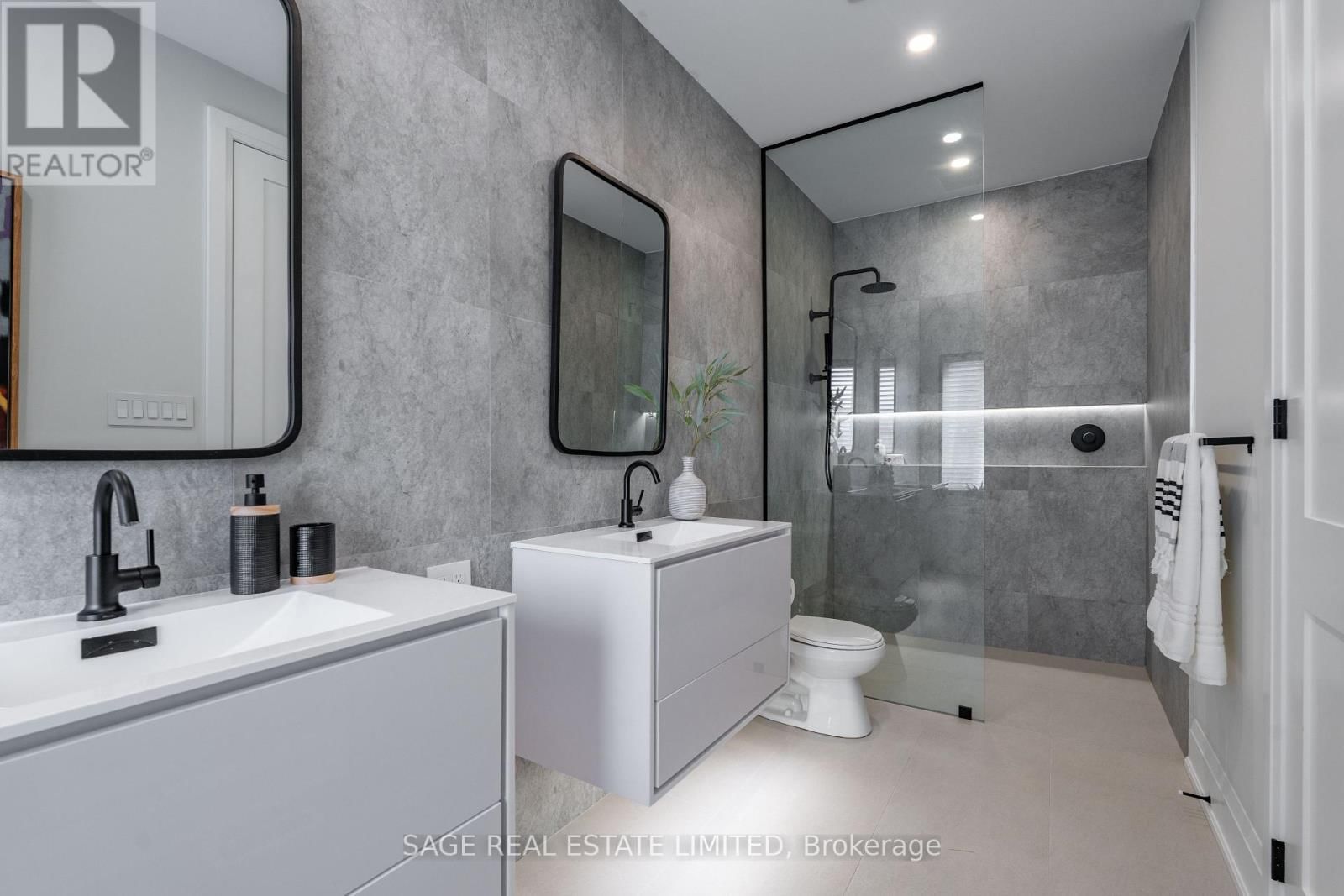 10 BRANT AVENUE Image 19