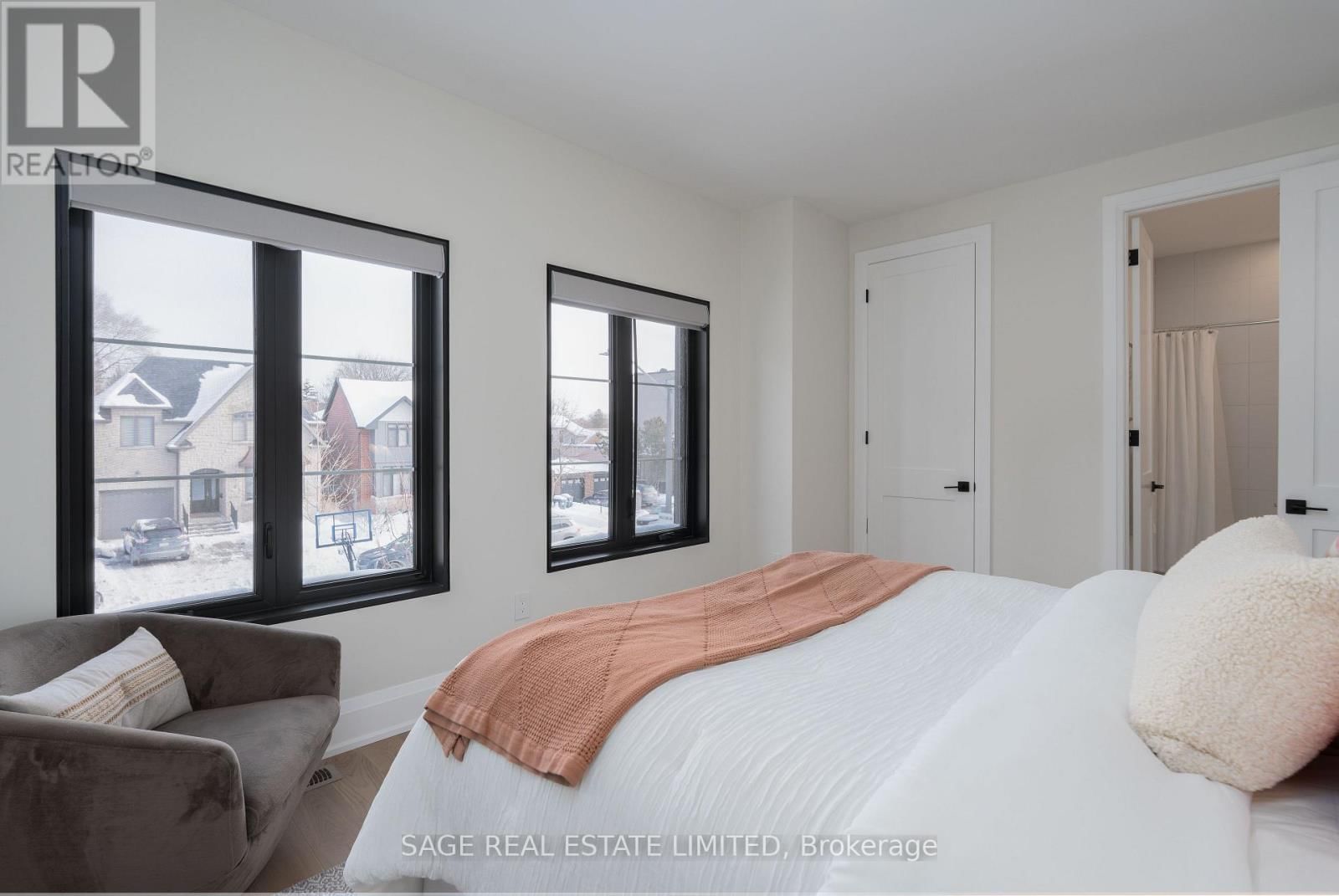 10 BRANT AVENUE Image 24