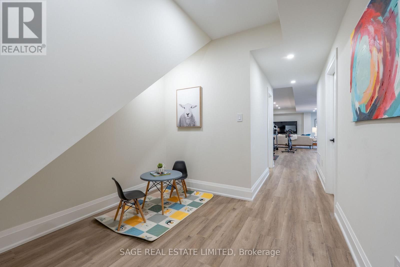 10 BRANT AVENUE Image 40