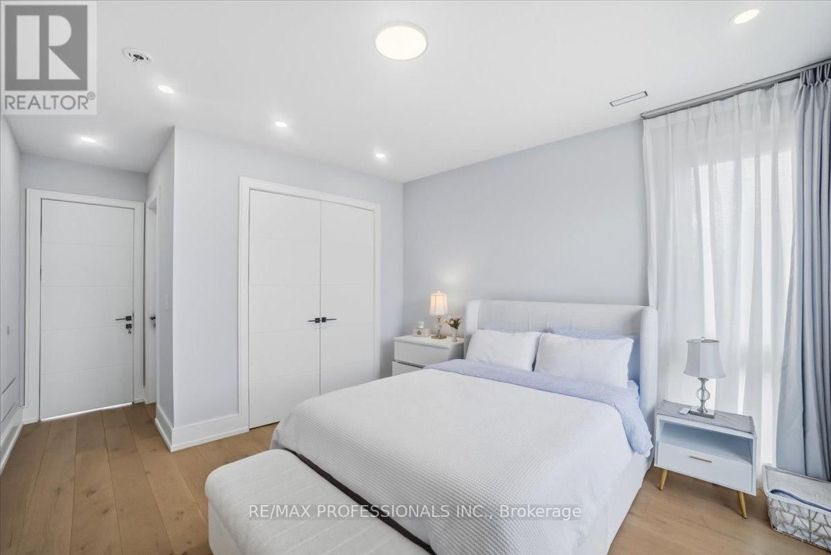 2206 UTLEY ROAD Image 32