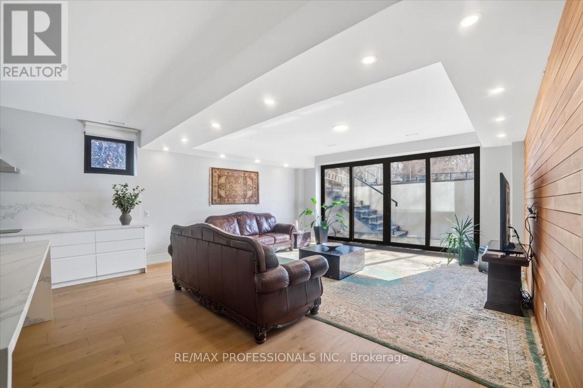 2206 UTLEY ROAD Image 38