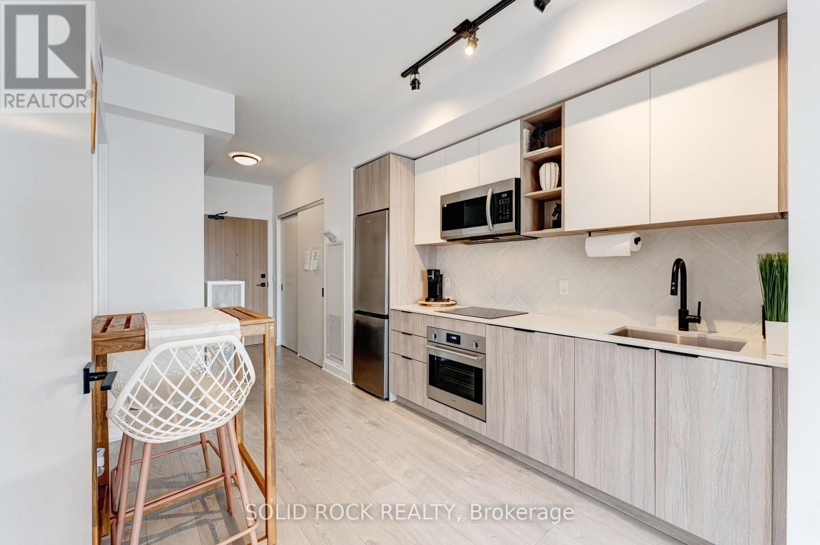 3211 - 36 ZORRA STREET Image 10