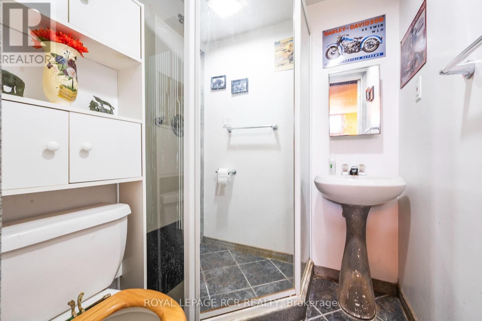 310 BALSAM STREET Image 17