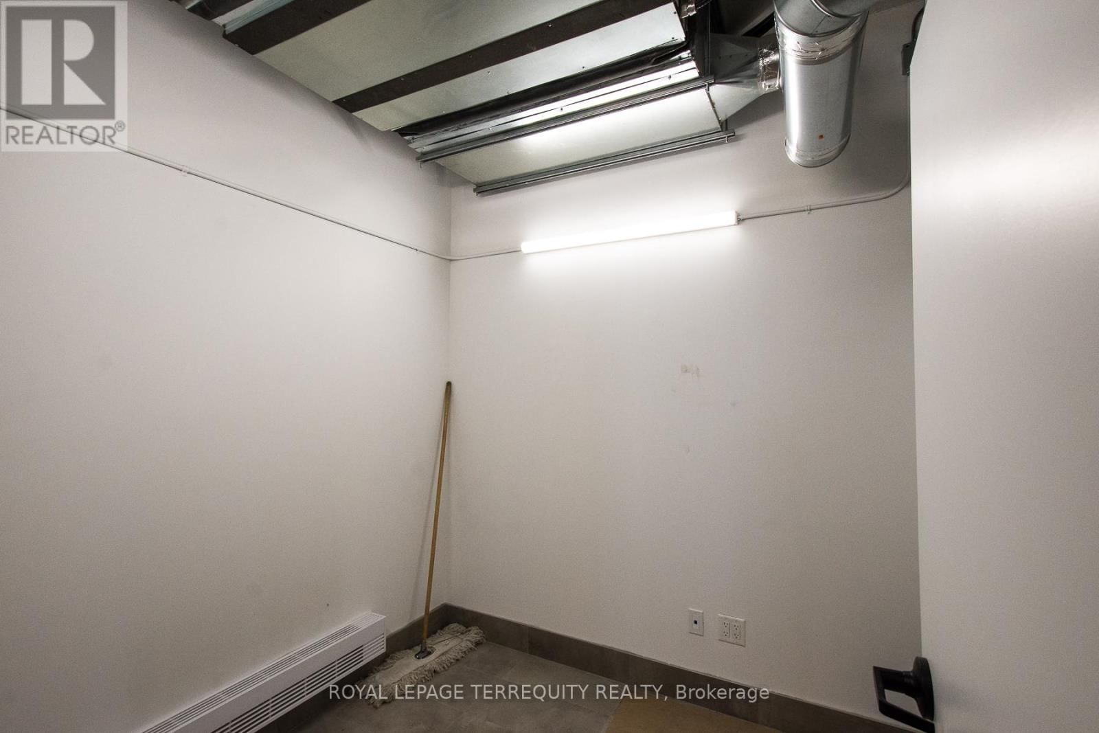 Main - 3042 BLOOR STREET WEST Image 16