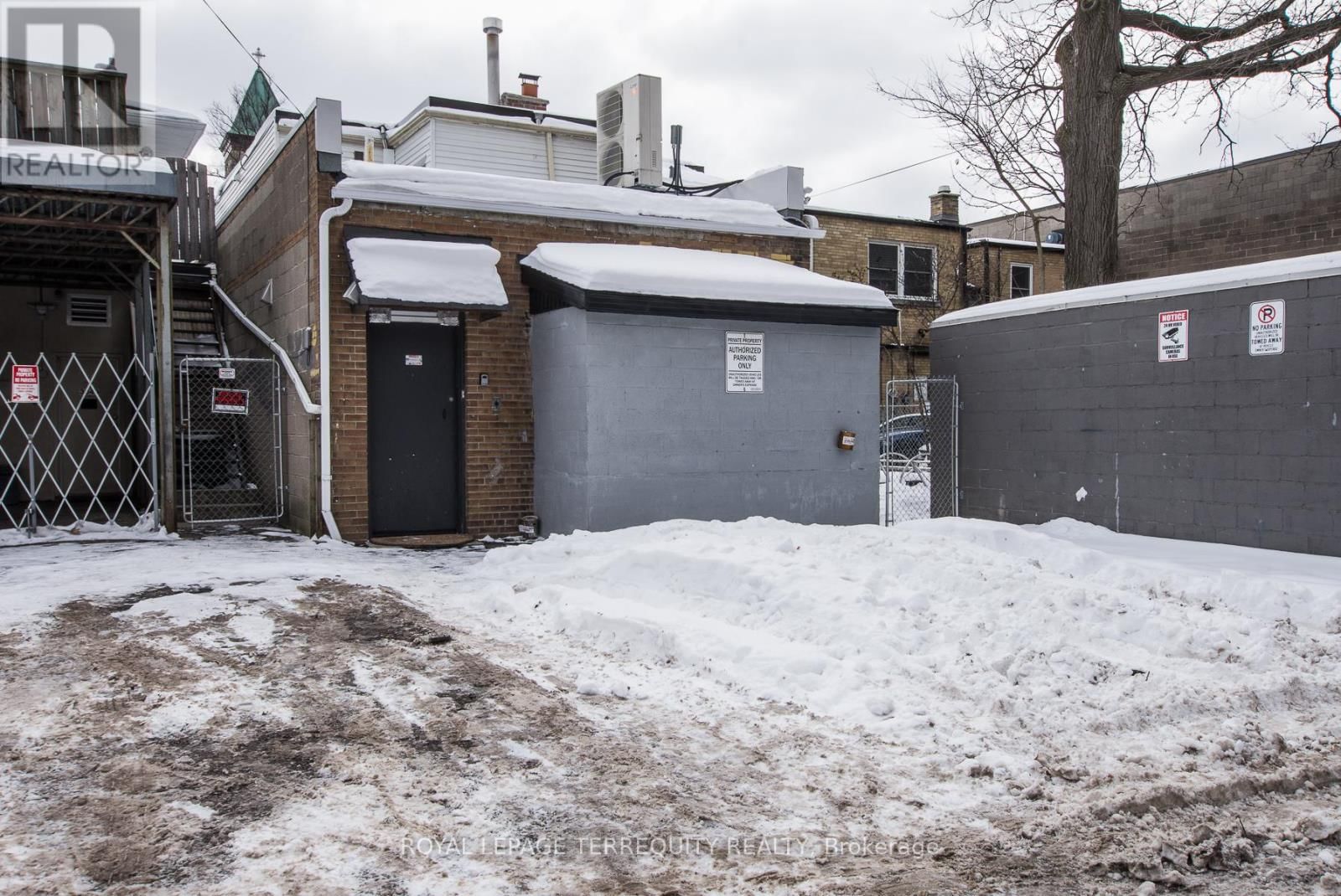 Main - 3042 BLOOR STREET WEST Image 18