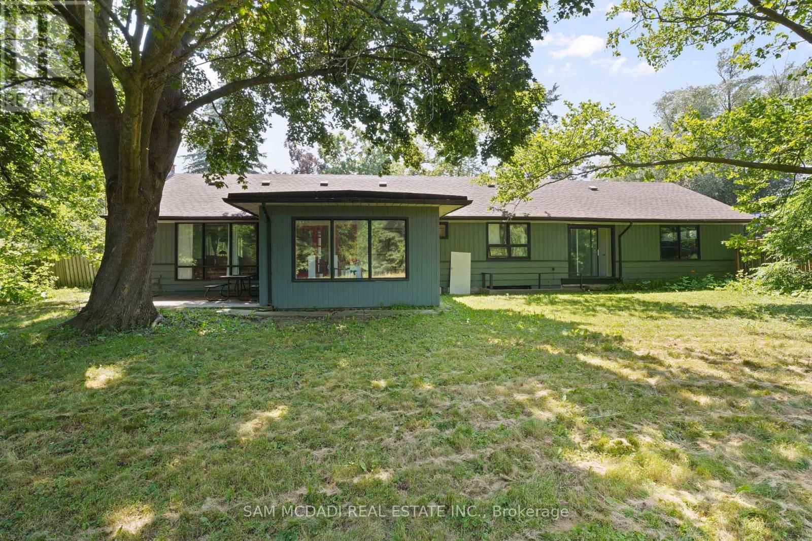 415 COUNTRY CLUB CRESCENT Image 15