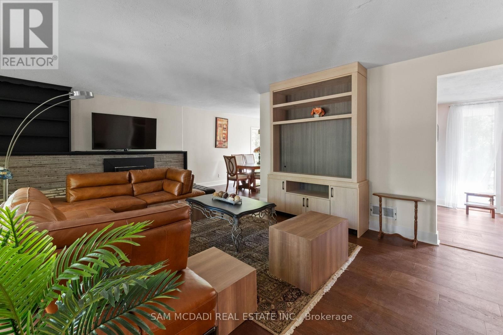 415 COUNTRY CLUB CRESCENT Image 18