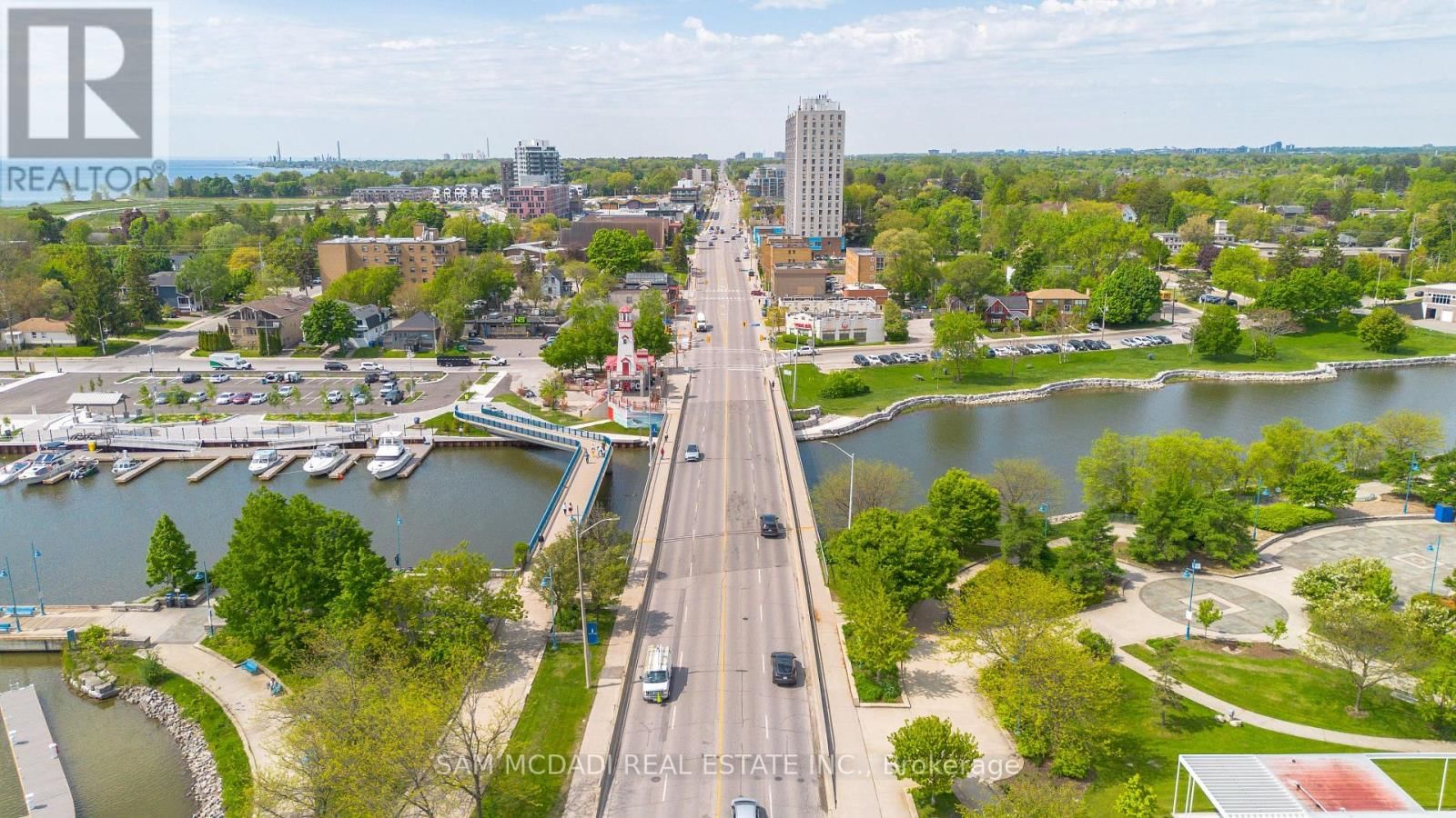 415 COUNTRY CLUB CRESCENT Image 36