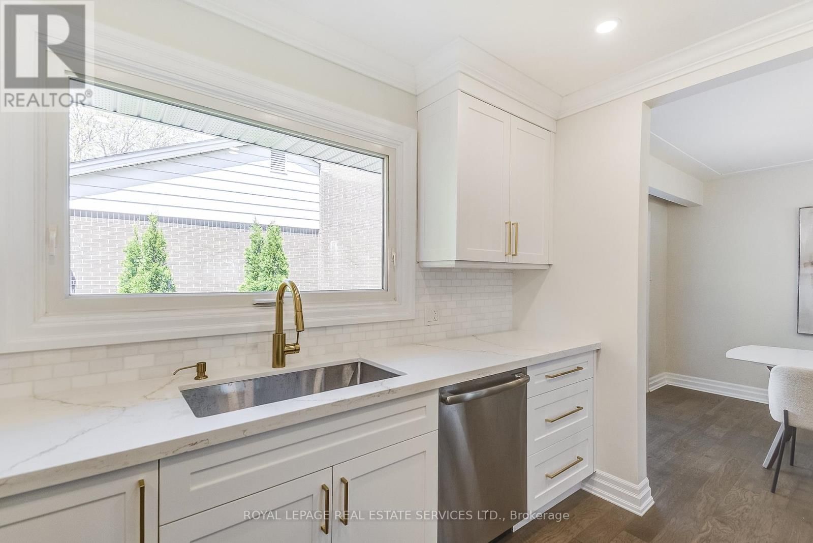 351 STRATHCONA DRIVE Image 14