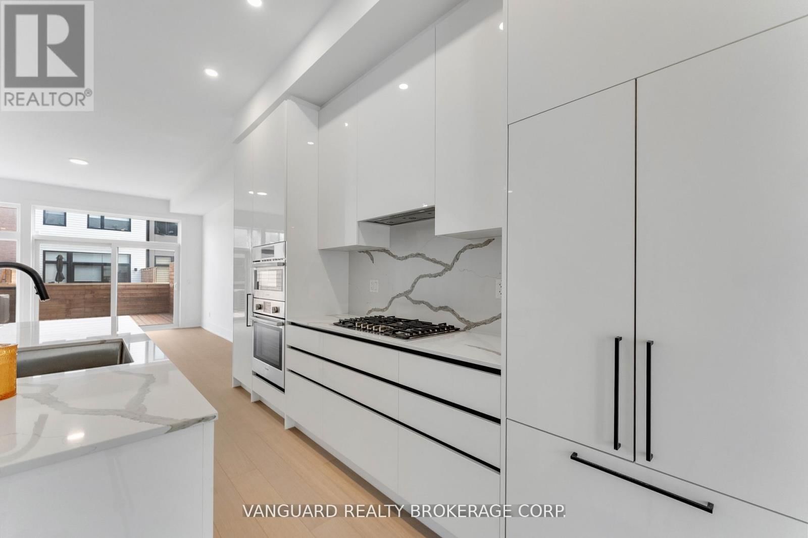 21 - 15 LOU PARSONS WAY Image 17