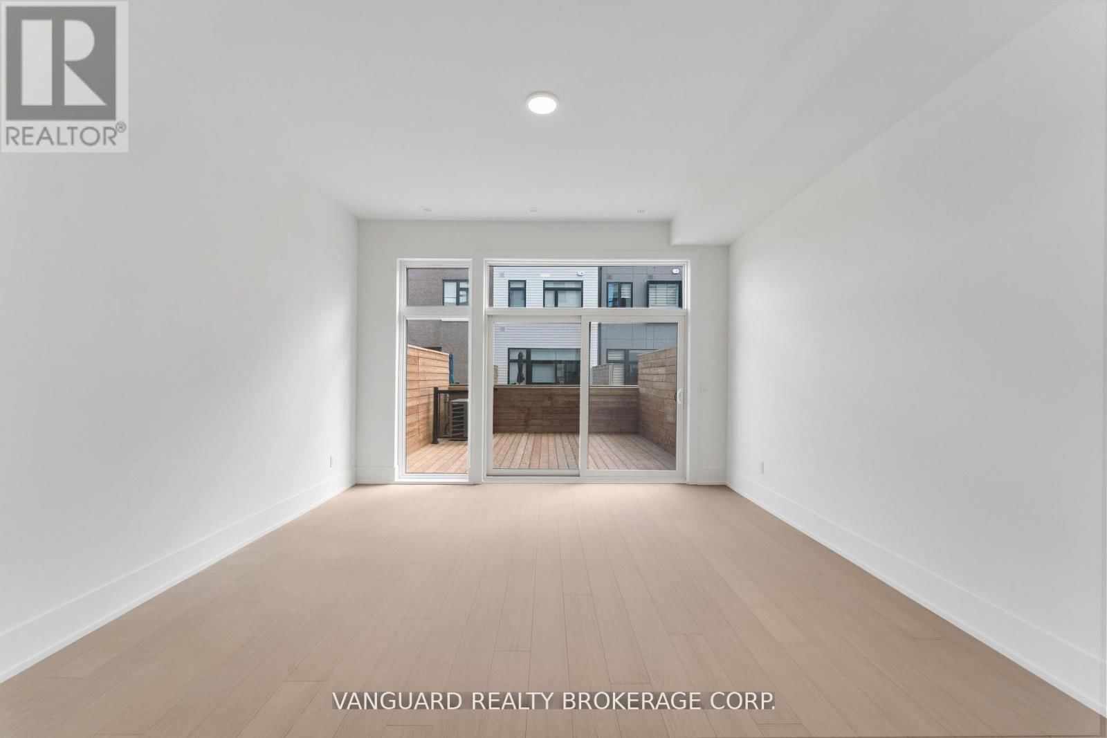 21 - 15 LOU PARSONS WAY Image 18