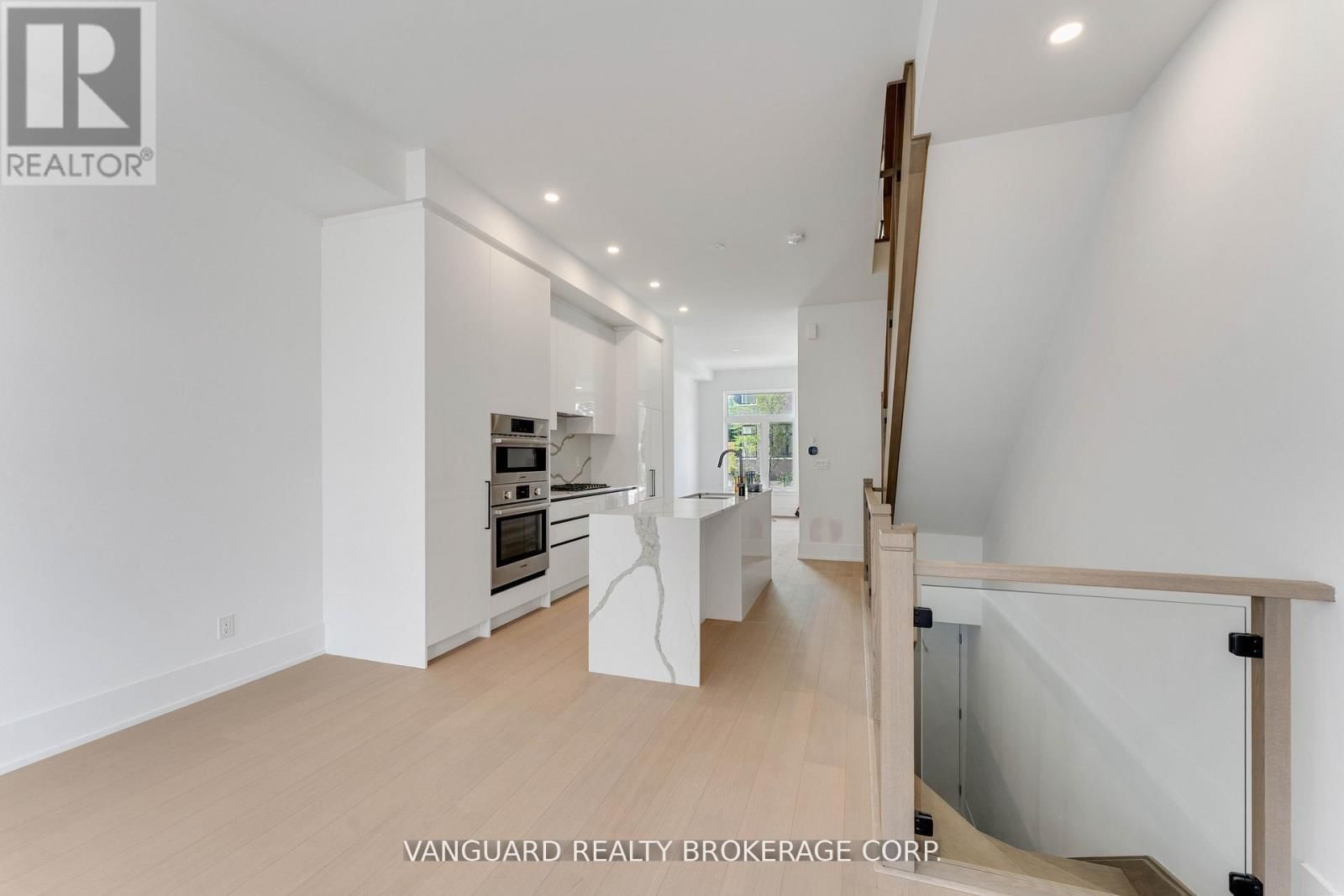 21 - 15 LOU PARSONS WAY Image 19