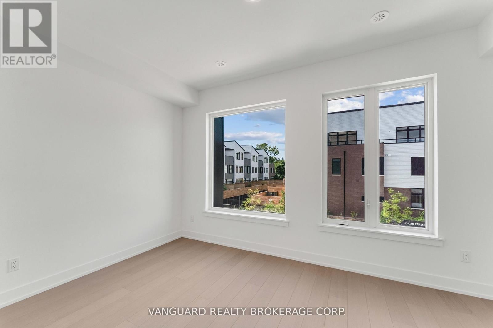 21 - 15 LOU PARSONS WAY Image 25