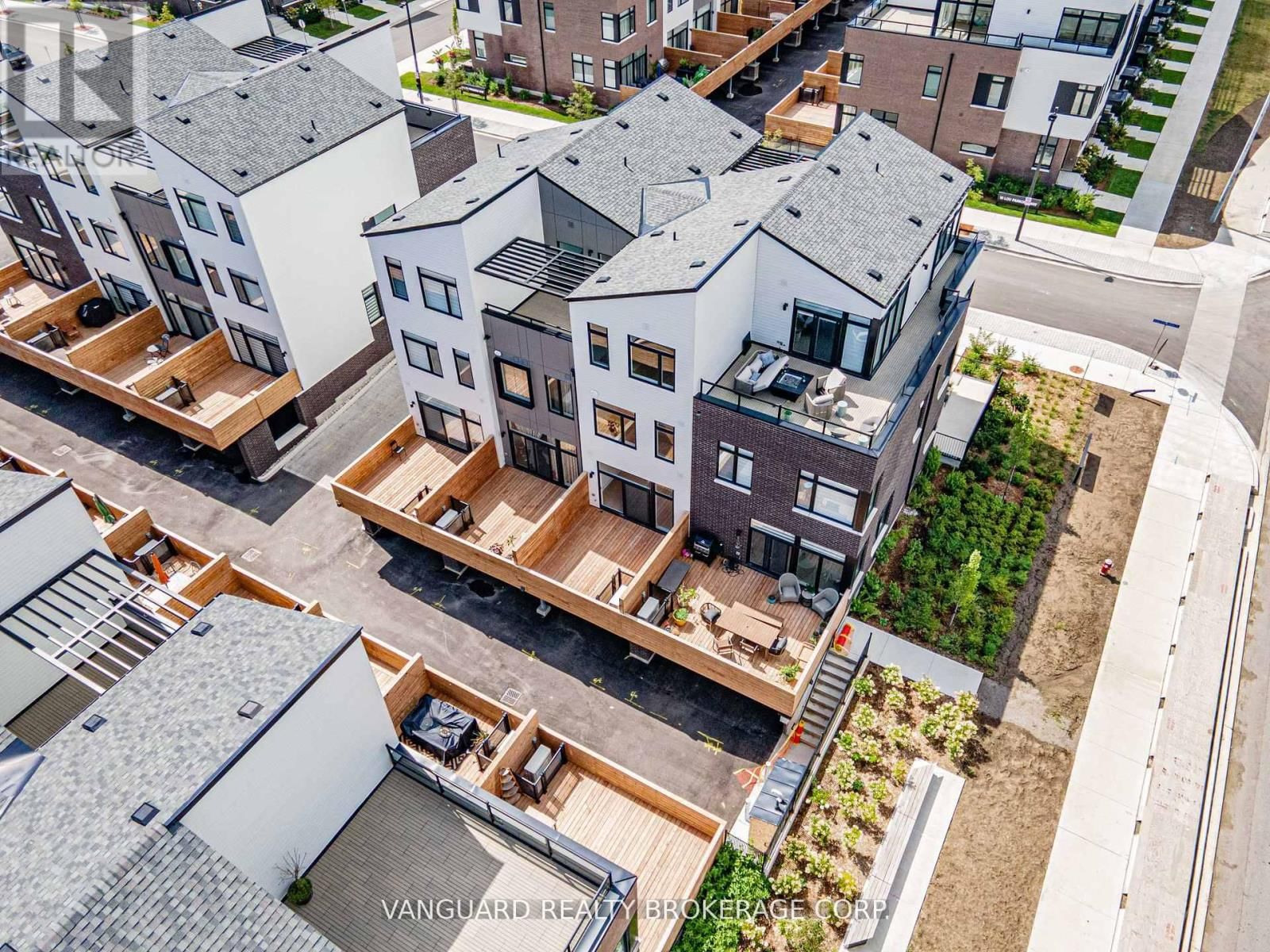 21 - 15 LOU PARSONS WAY Image 8