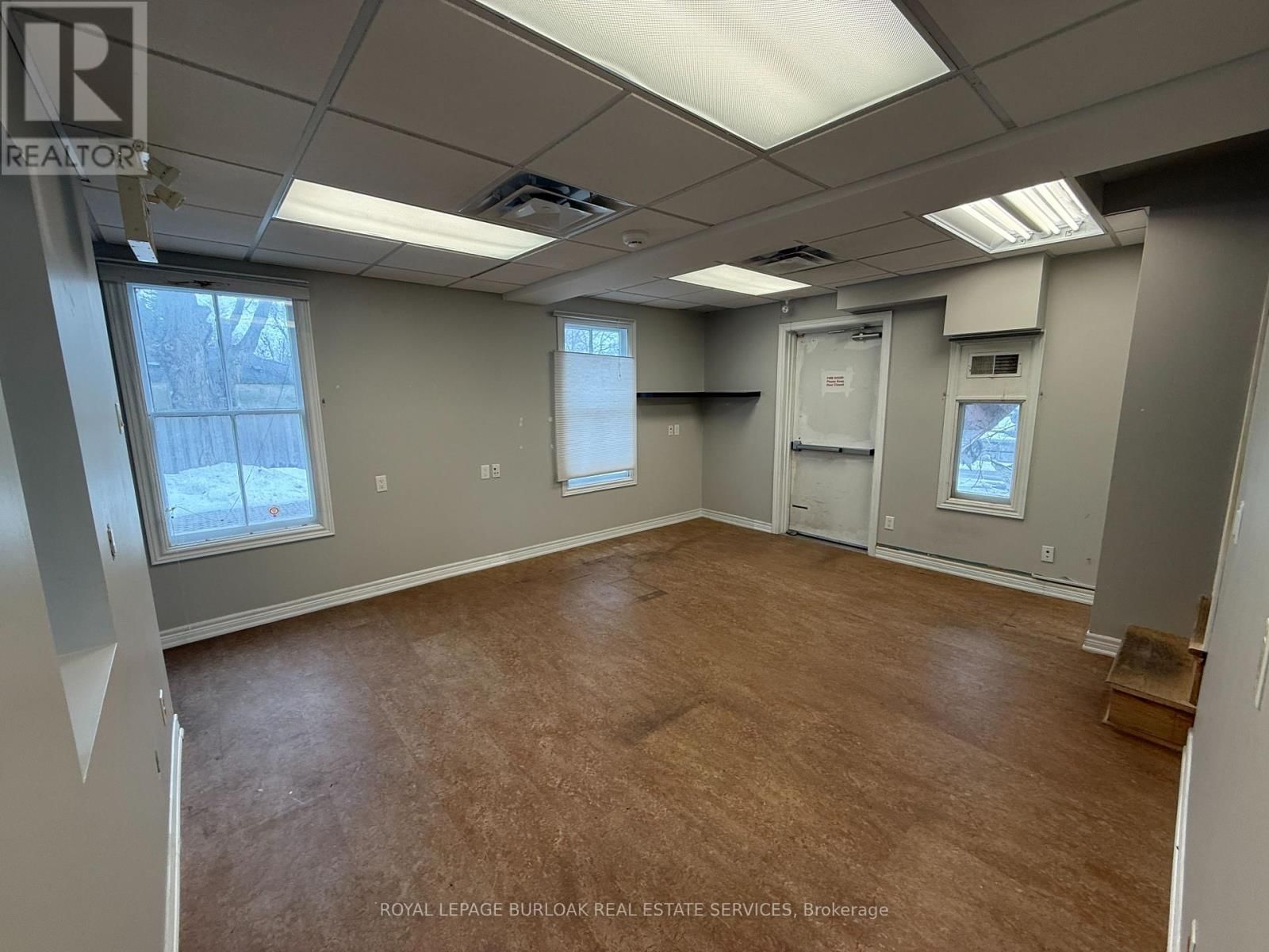 446 PLAINS ROAD EAST Image 12