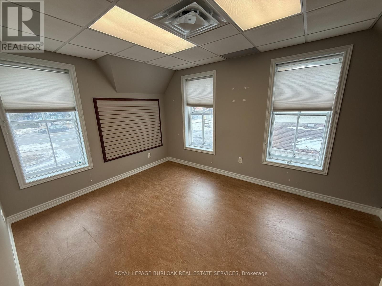 446 PLAINS ROAD EAST Image 15