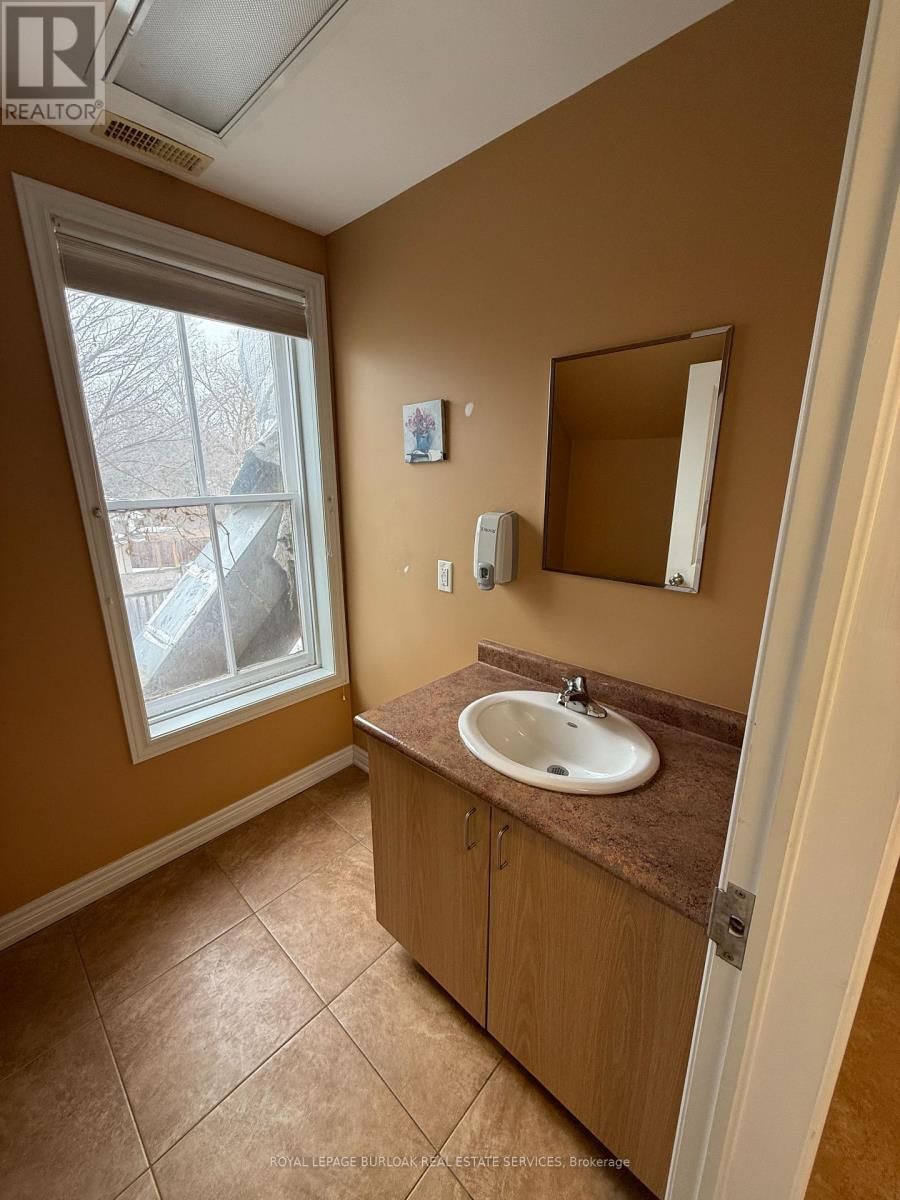 446 PLAINS ROAD EAST Image 16