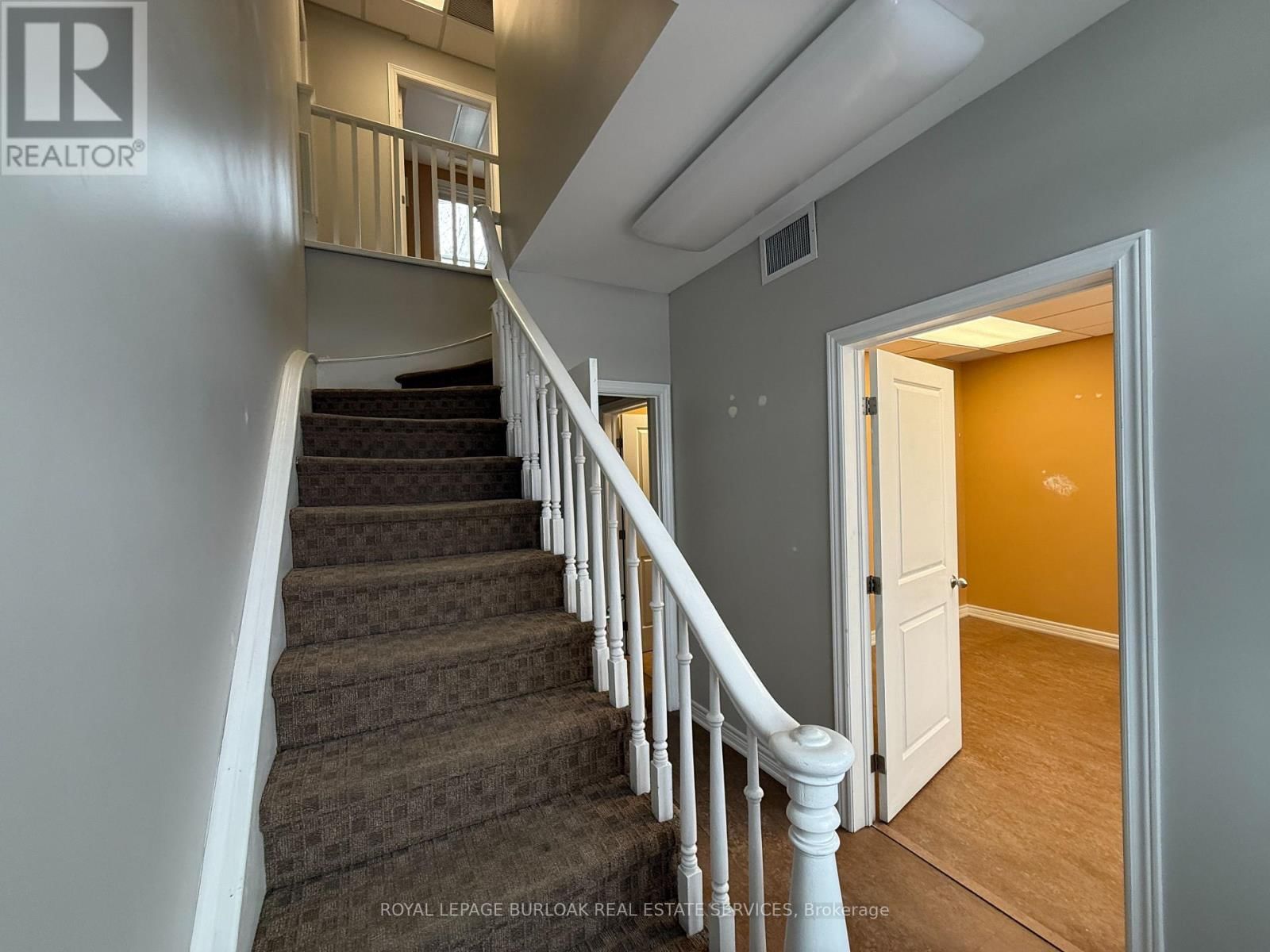 446 PLAINS ROAD EAST Image 9