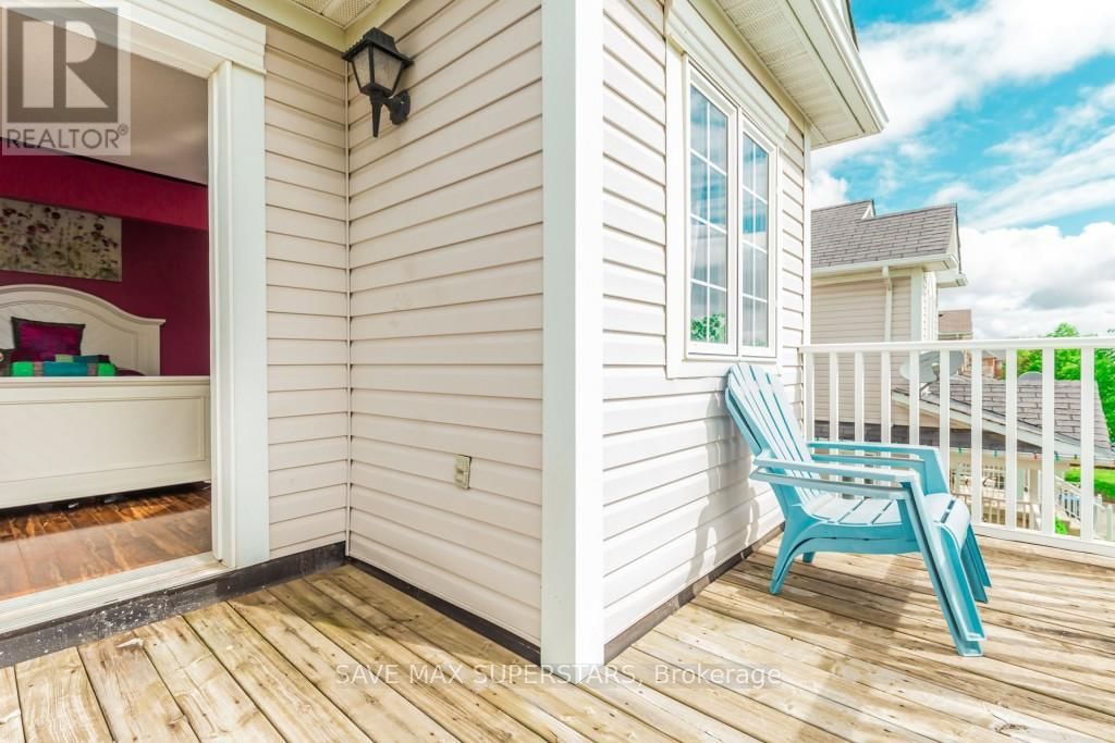 Upper - 12 STABLE GATE Image 15