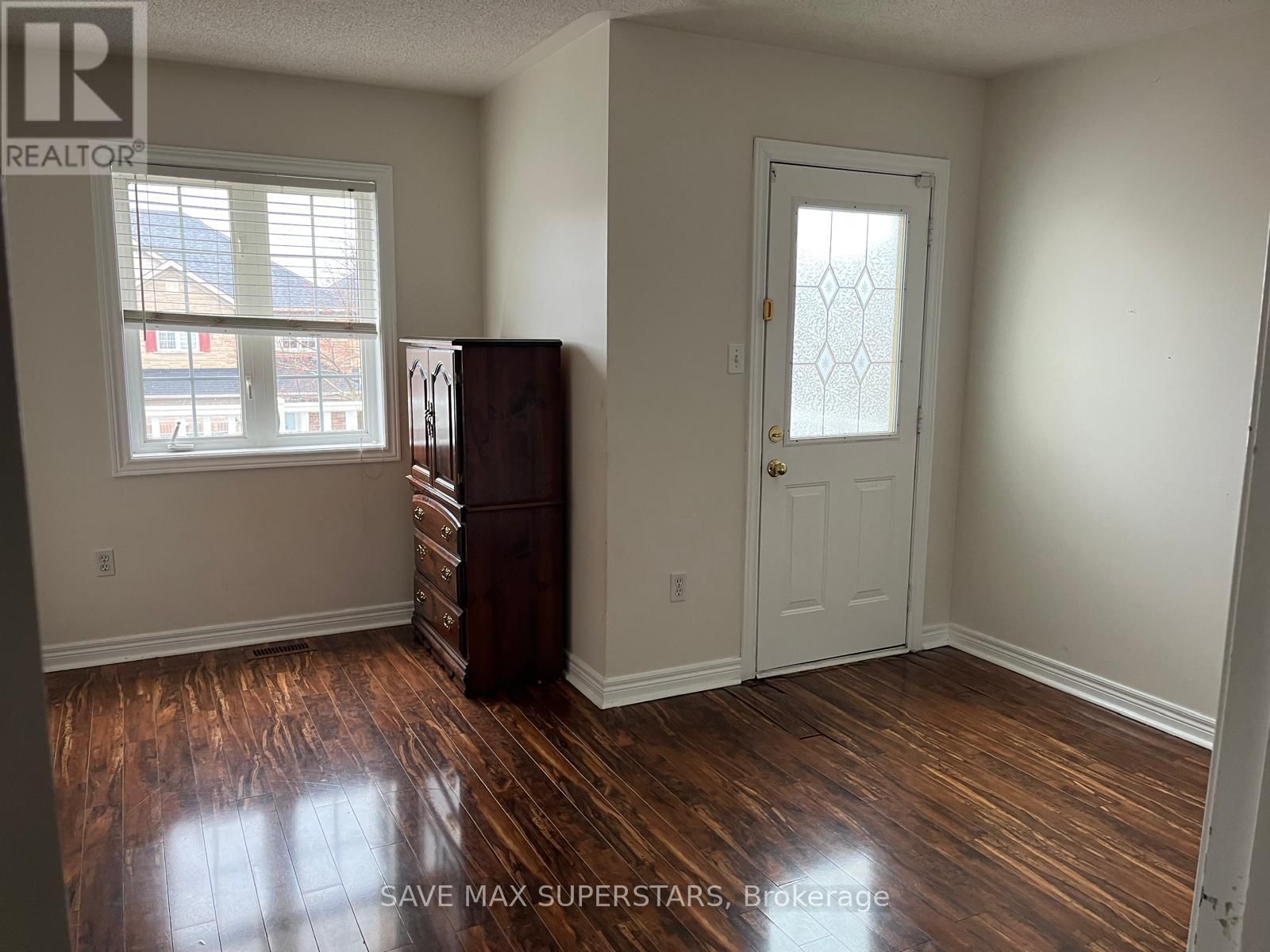 Upper - 12 STABLE GATE Image 19