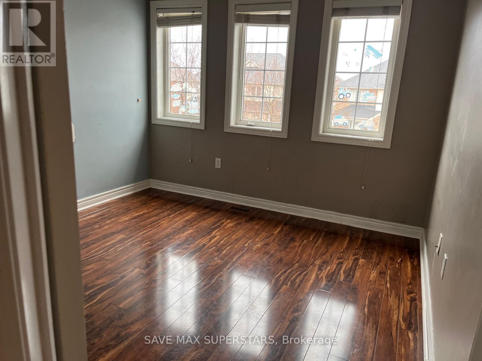 Upper - 12 STABLE GATE Image 20