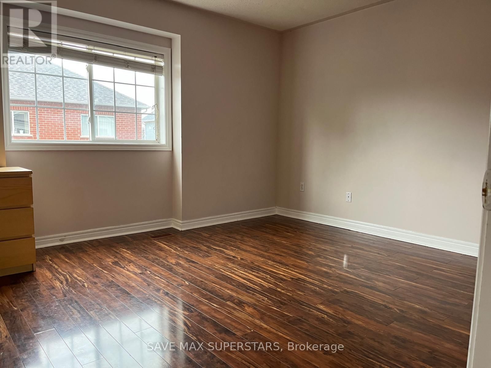 Upper - 12 STABLE GATE Image 22