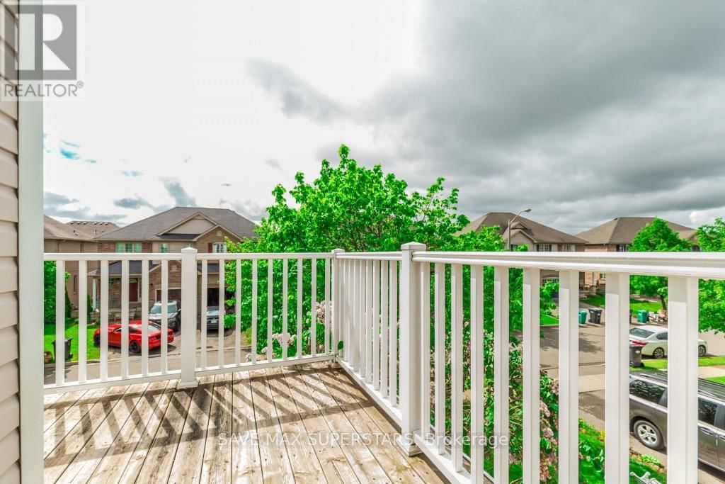 Upper - 12 STABLE GATE Image 26