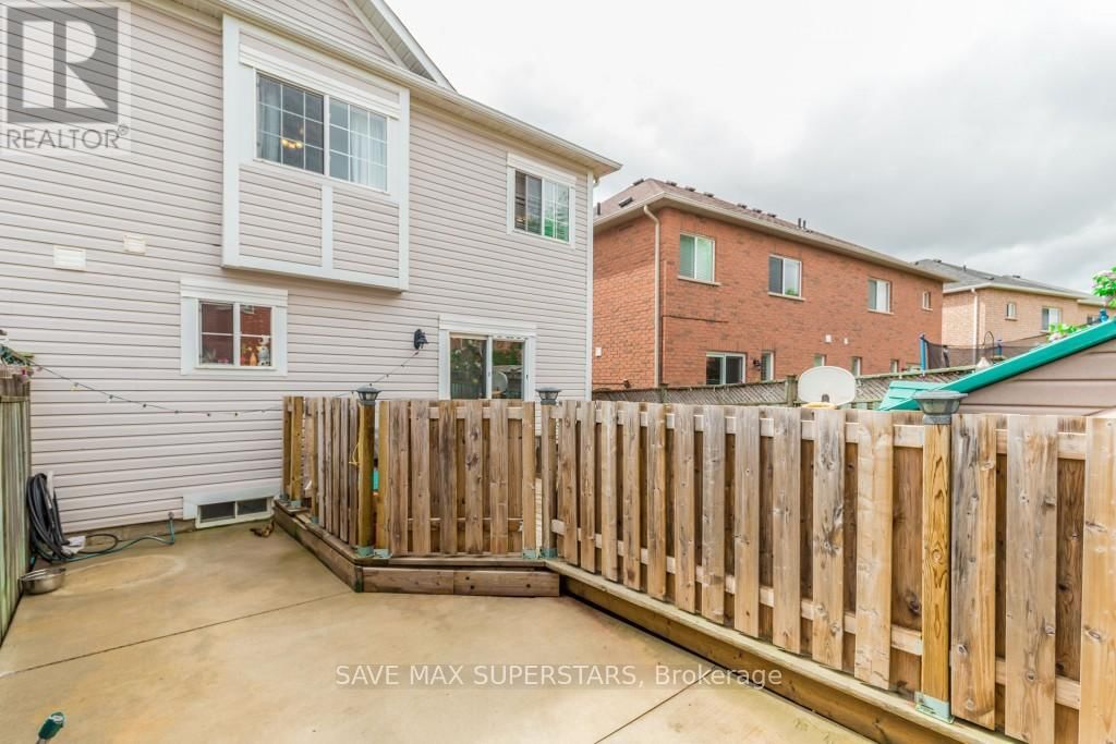 Upper - 12 STABLE GATE Image 29