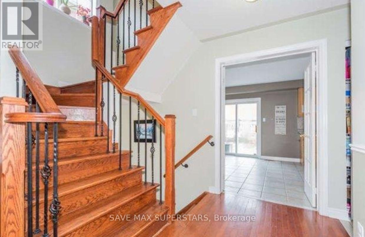 Upper - 12 STABLE GATE Image 5